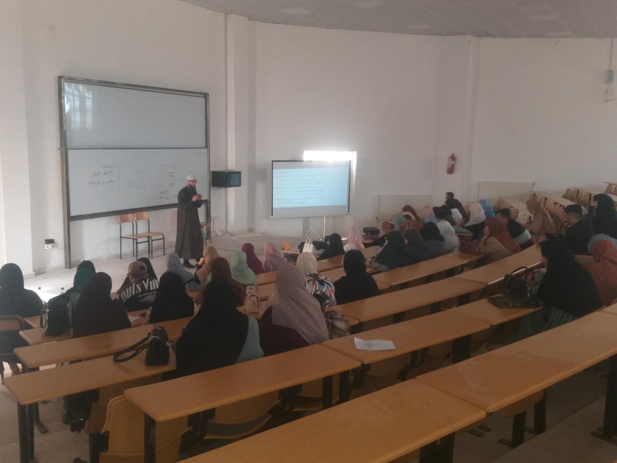 الأيام التكوينية لفائدة طلبة ماستر 1 مقياس برمجيات الإعلام الآلي و الذكاء الإصطناعي